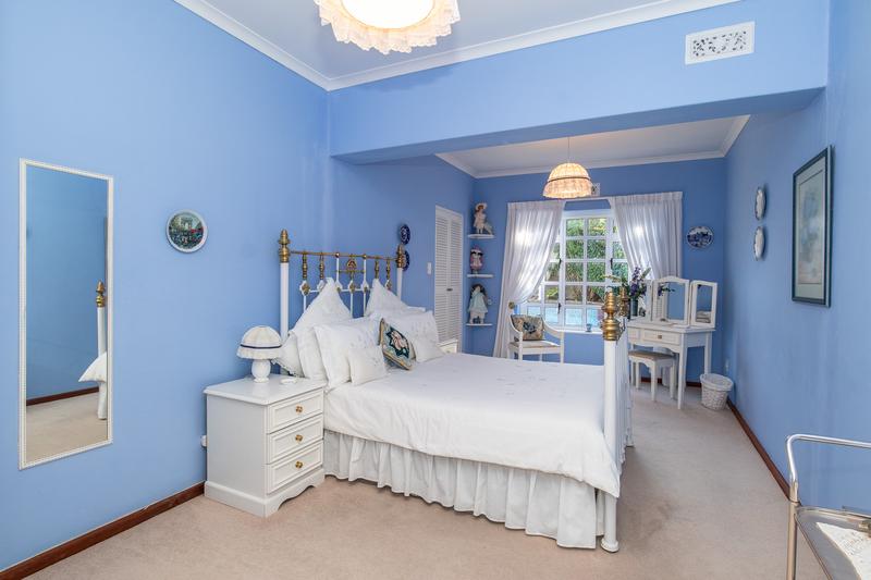 4 Bedroom Property for Sale in Constantia Western Cape